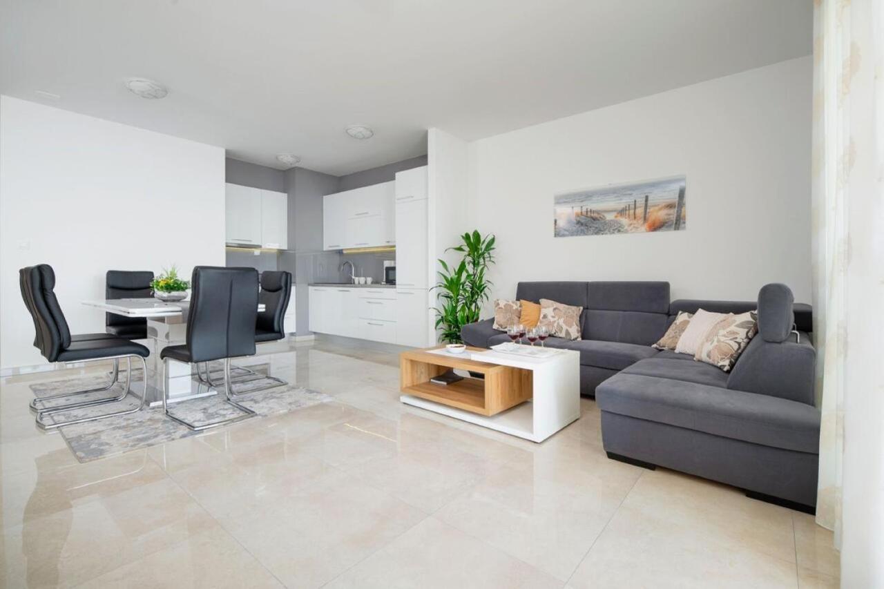 Sea View Apartment Ema Split Eksteriør billede